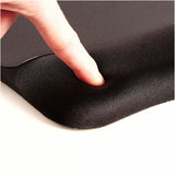 Fellowes. Fellowes&reg; Memory Foam Mouse Pad with Wrist Rest - Black (9176501)