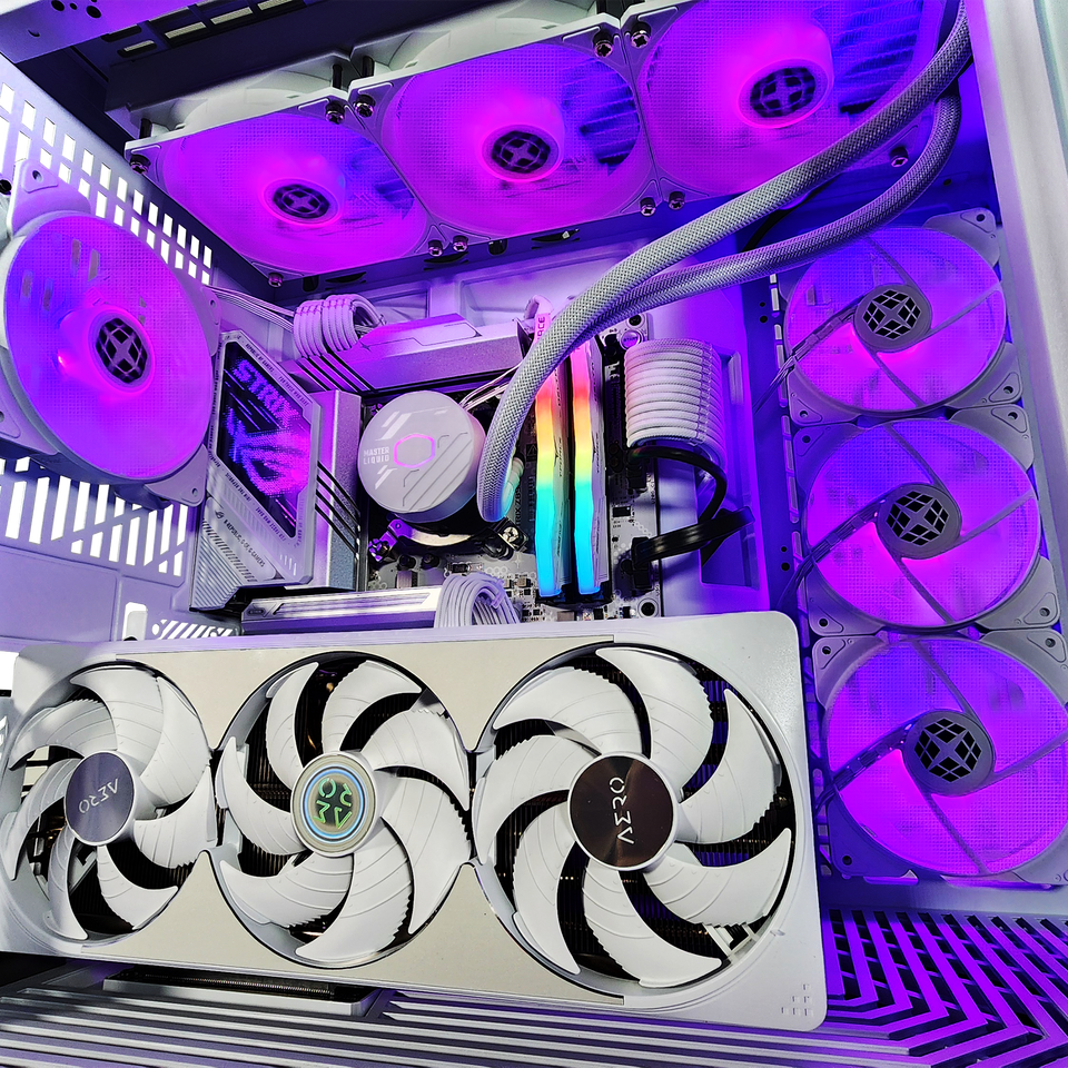 Y70 Ultimate Ghost Ready to Ship Gaming PC